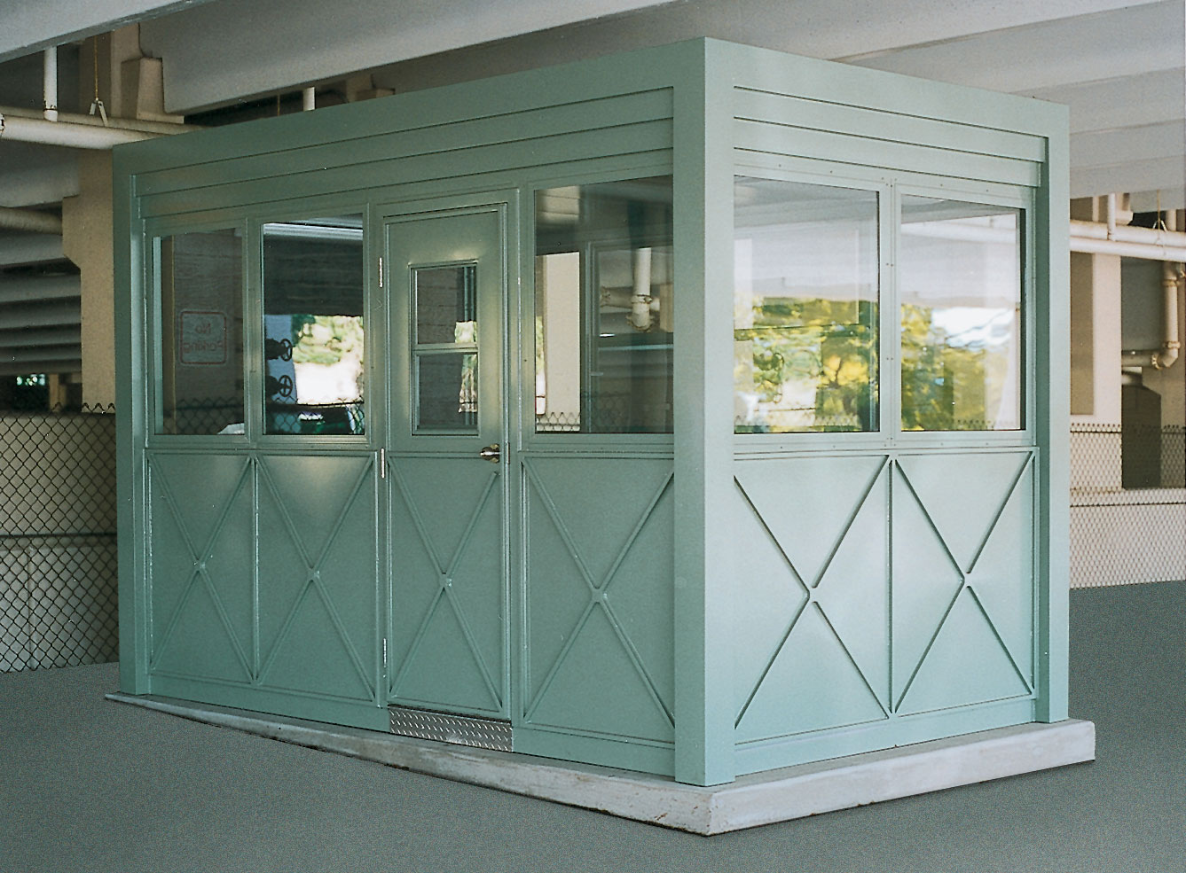 Attendant Booth 0038-C